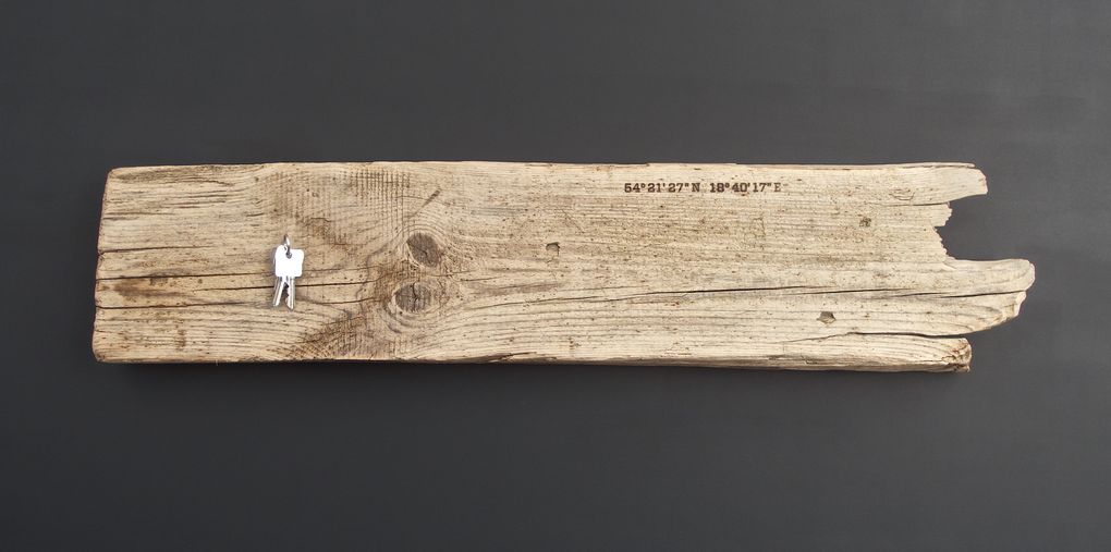 Magnetic Driftwood Board 54° 21' 27" North 18° 40' 17" East made from driftwood found on the beach in Poland, Baltic Sea (Port of Gdańsk). To use as a magnetic board for keys, knives, photos or pictures.